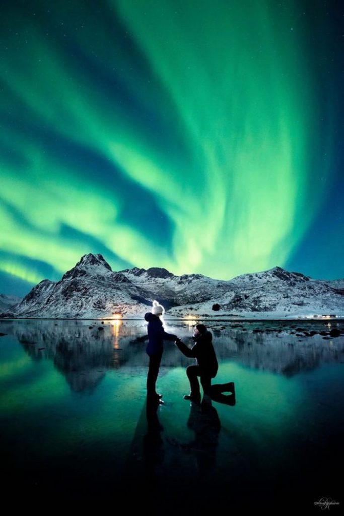 northern-lights-marriage-proposal-best-places-to-propose-700x1050