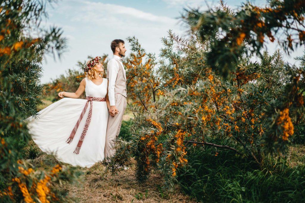 LATVISKO KODU MEKLĒJOT