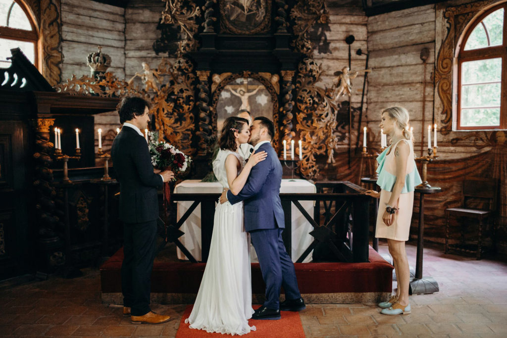 KĀDUS PIENĀKUMUS UZTICĒT VEDĒJIEM?