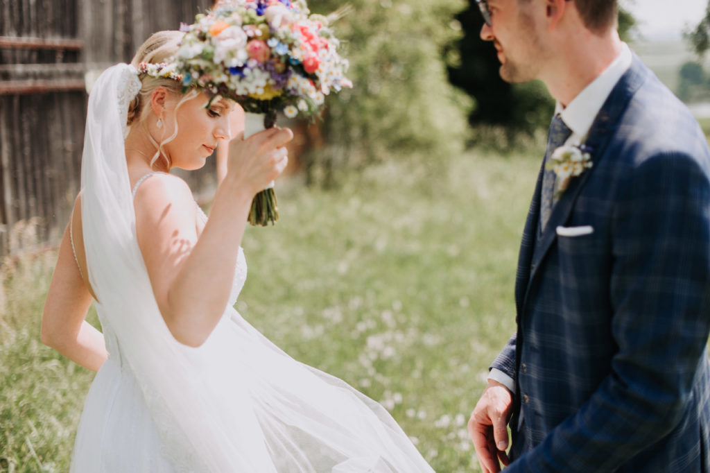 Kāzas jūnijā ārzemēs Vācijā romantiska fotosesija gatislocmelis 0027