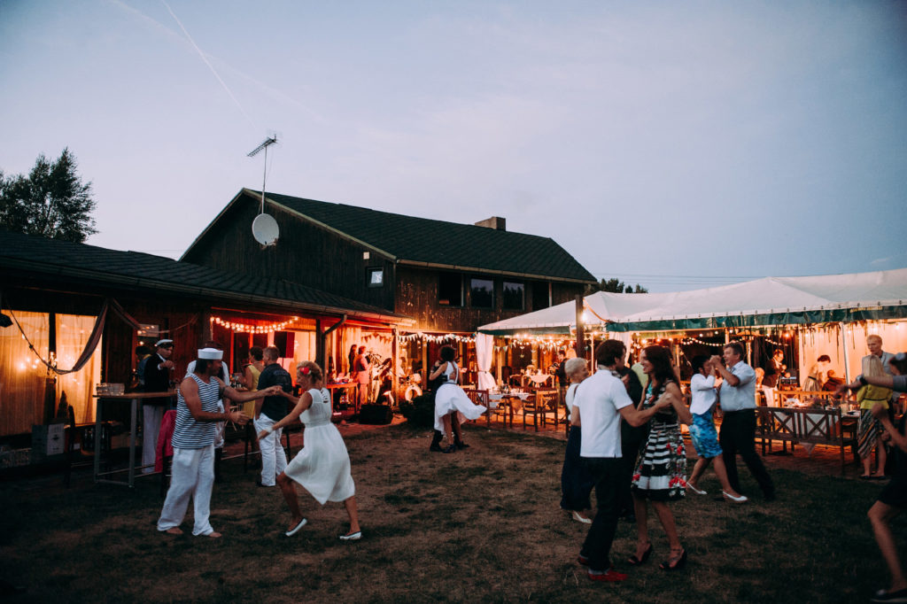 Kāzas vasarā pie jūras Liepāja Chill Inn gatislocmelis 0068