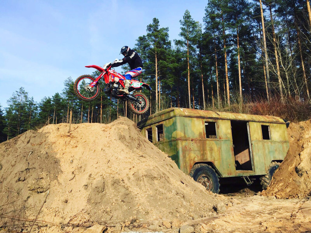 16_moto