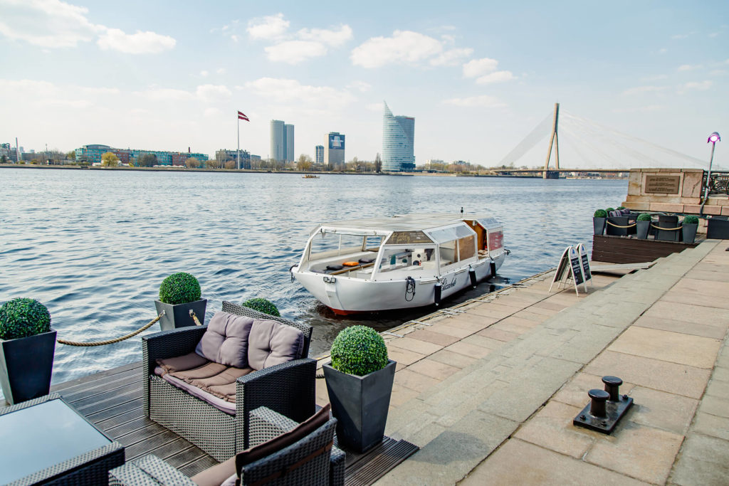 River boat ELIZABETE (11)