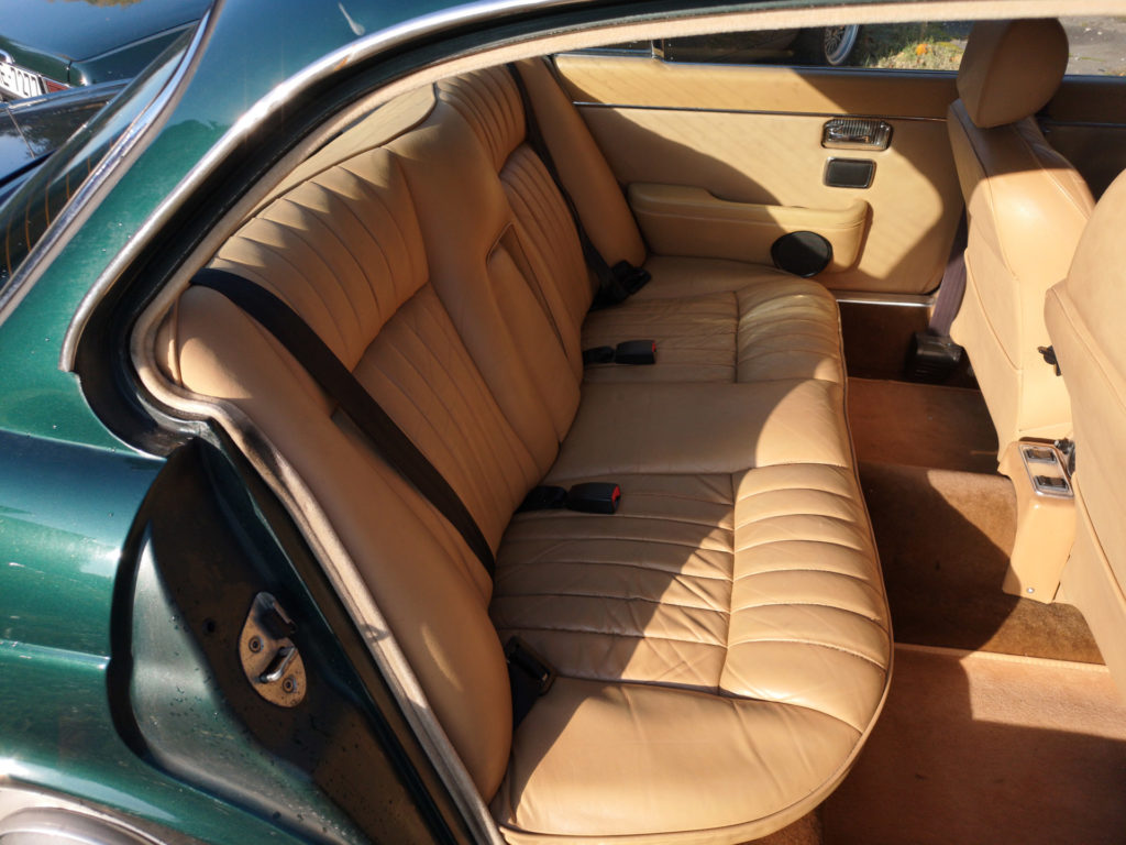 06_Jaguar Xj6_1978_salons
