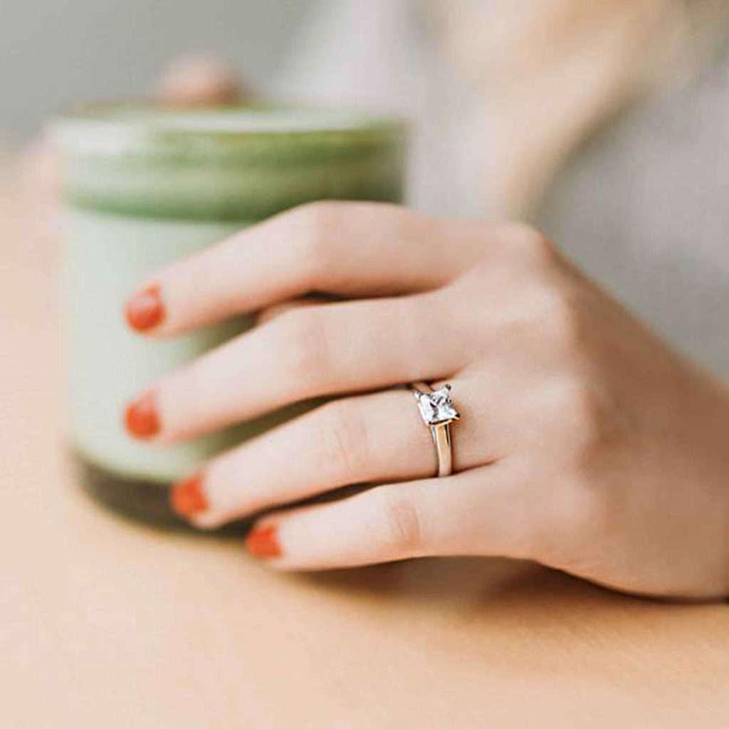 Lydia_Solitaire_Engagement_Ring_d8e687e3-99bc-4164-9bef-ab03aff164b8_grande